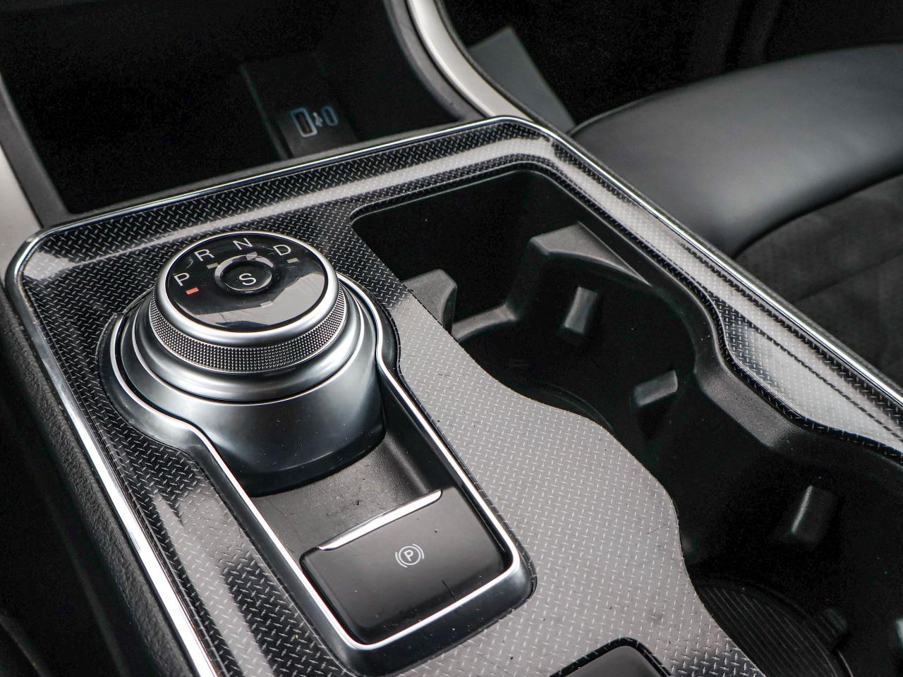 2021 Ford Edge SEL Photo