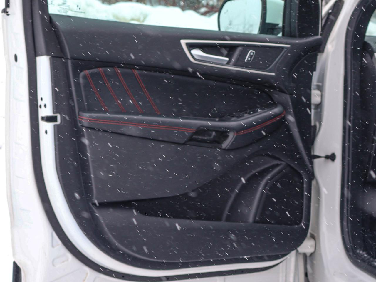 2021 Ford Edge SEL Photo