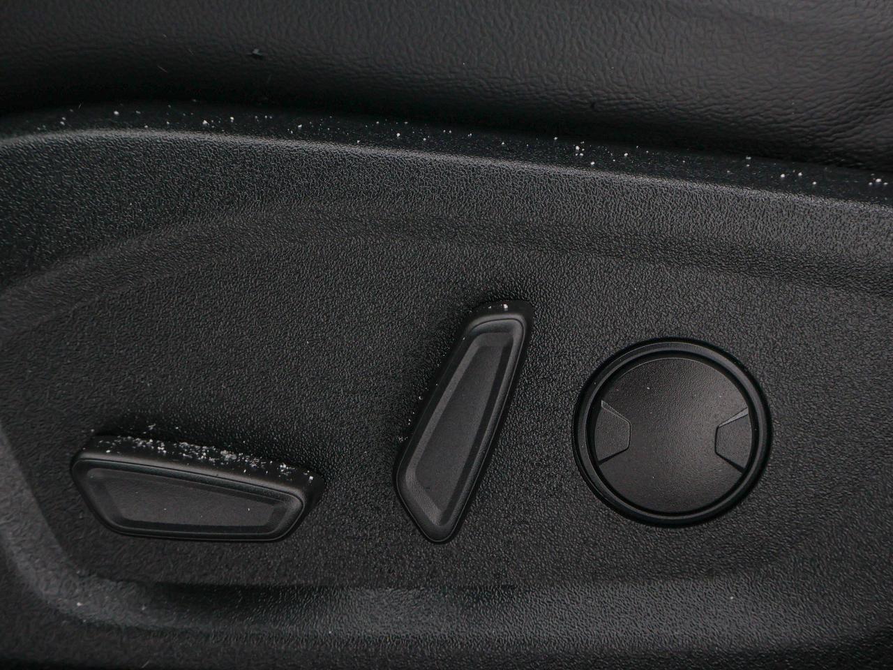 2021 Ford Edge SEL Photo