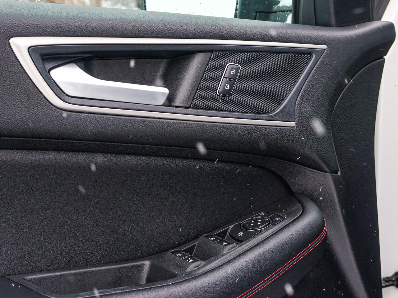 2021 Ford Edge SEL Photo