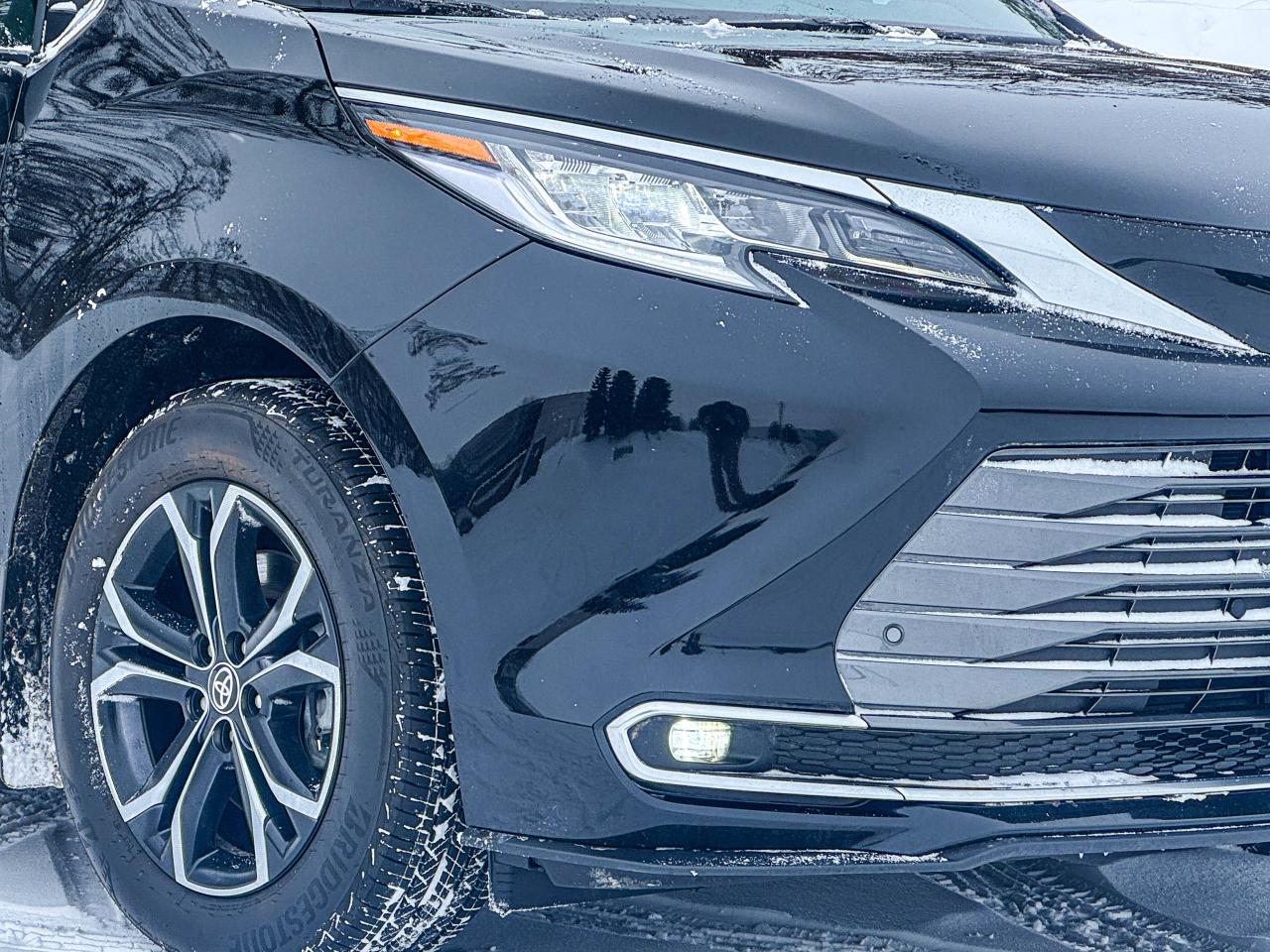 2025 Toyota Sienna LIMITED Photo