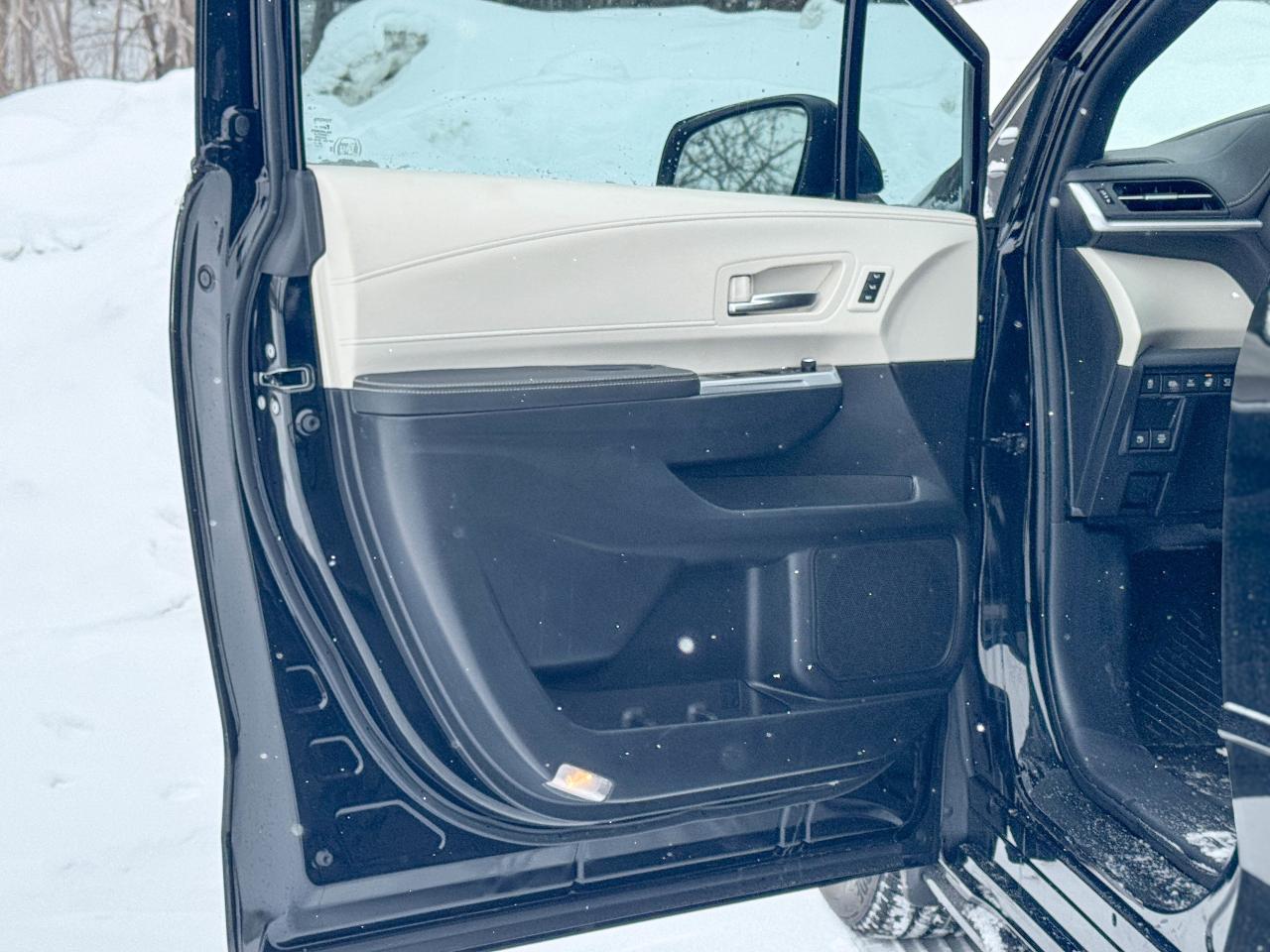 2025 Toyota Sienna LIMITED Photo