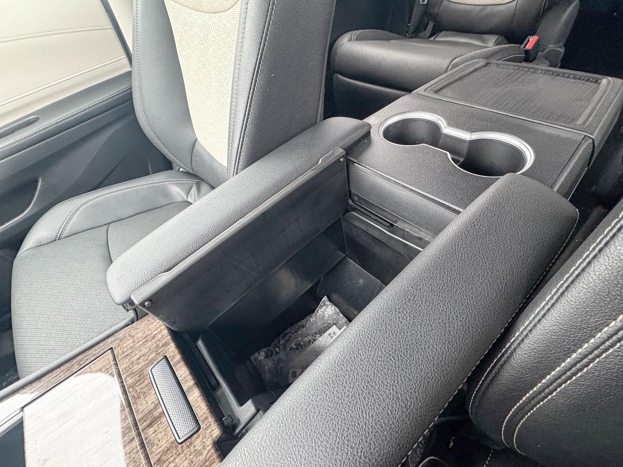 2025 Toyota Sienna LIMITED Photo