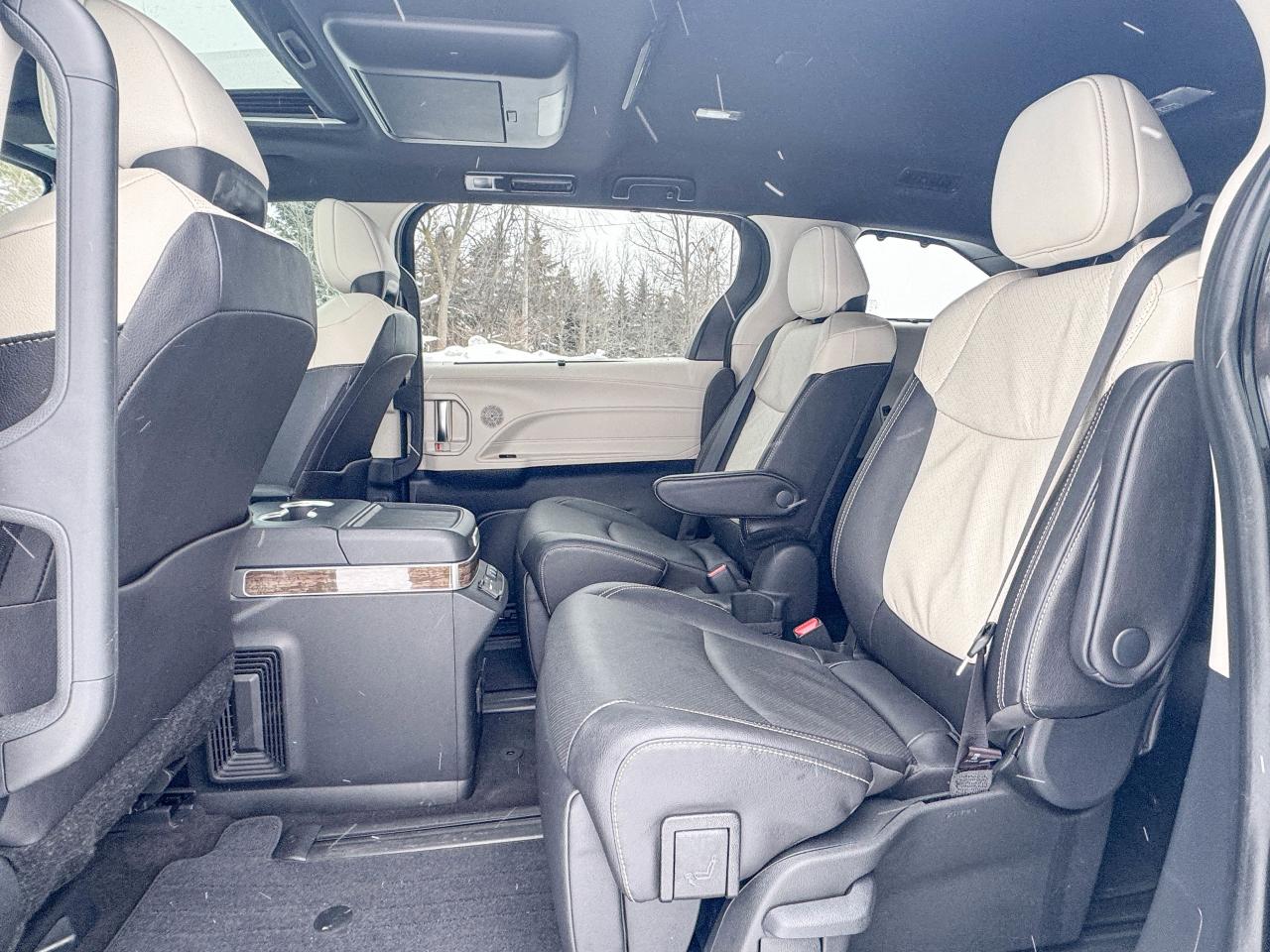 2025 Toyota Sienna LIMITED Photo