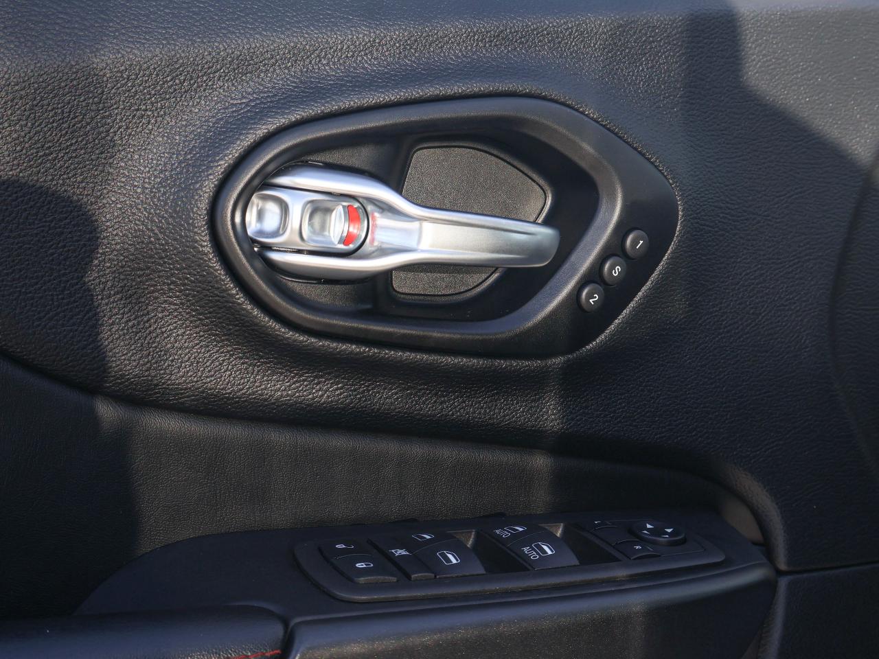 2022 Jeep Cherokee Trailhawk Photo