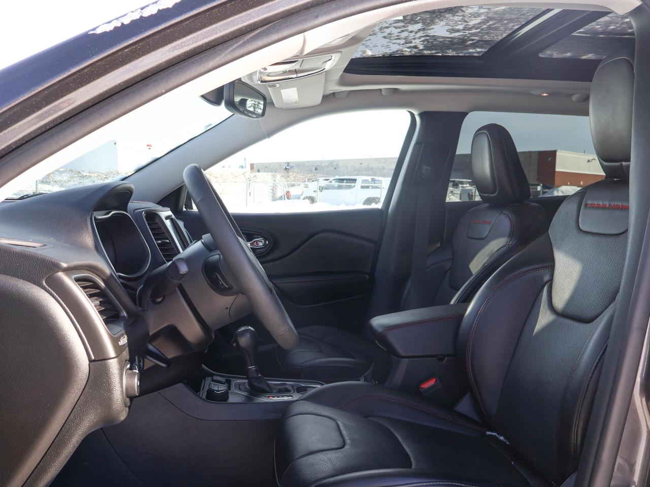 2022 Jeep Cherokee Trailhawk Photo