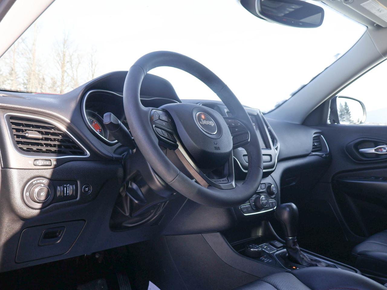 2022 Jeep Cherokee Trailhawk Photo