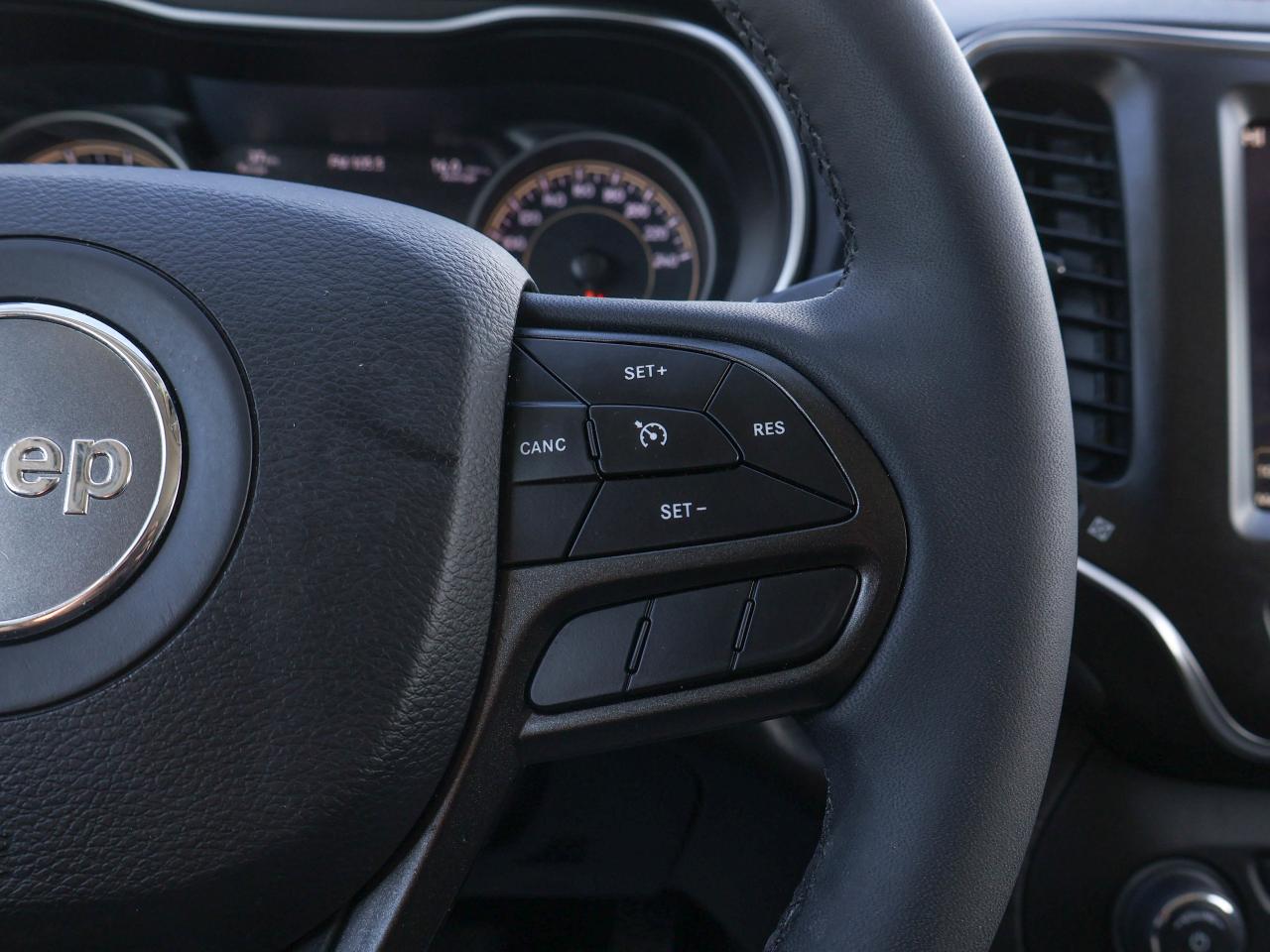 2022 Jeep Cherokee Trailhawk Photo