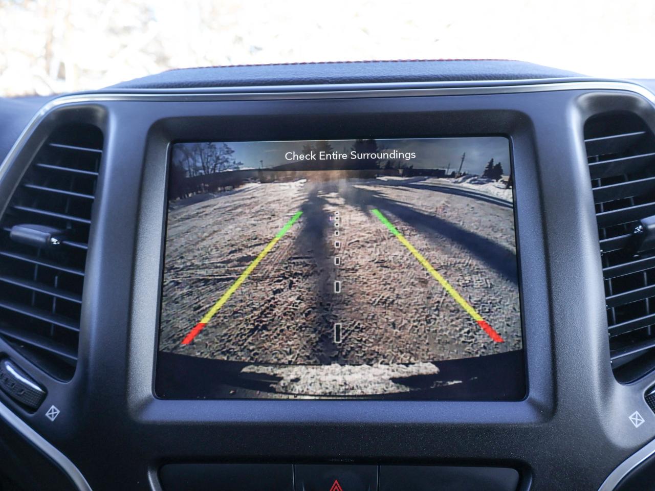 2022 Jeep Cherokee Trailhawk Photo