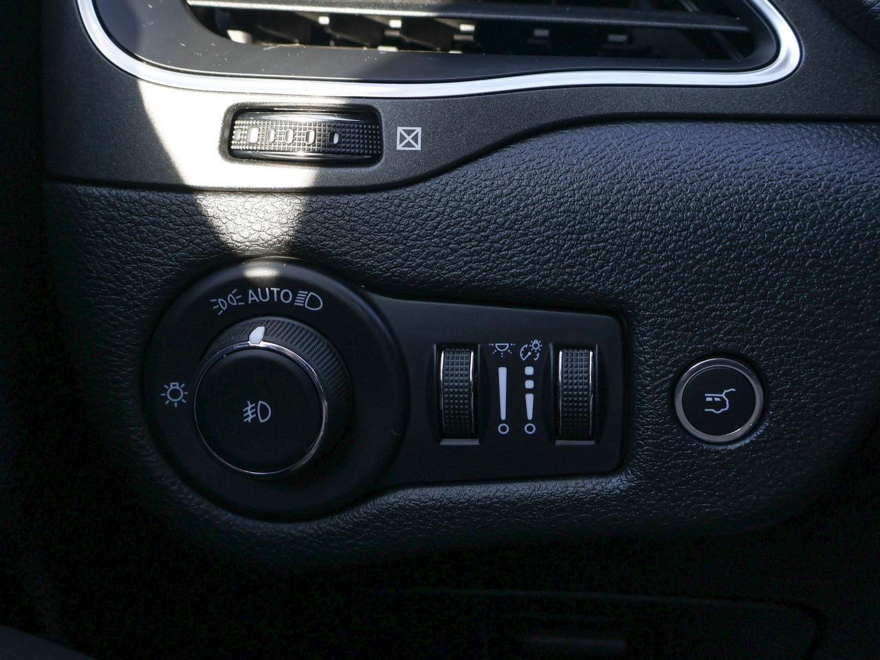 2022 Jeep Cherokee Trailhawk Photo