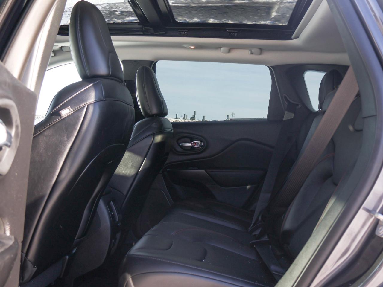 2022 Jeep Cherokee Trailhawk Photo