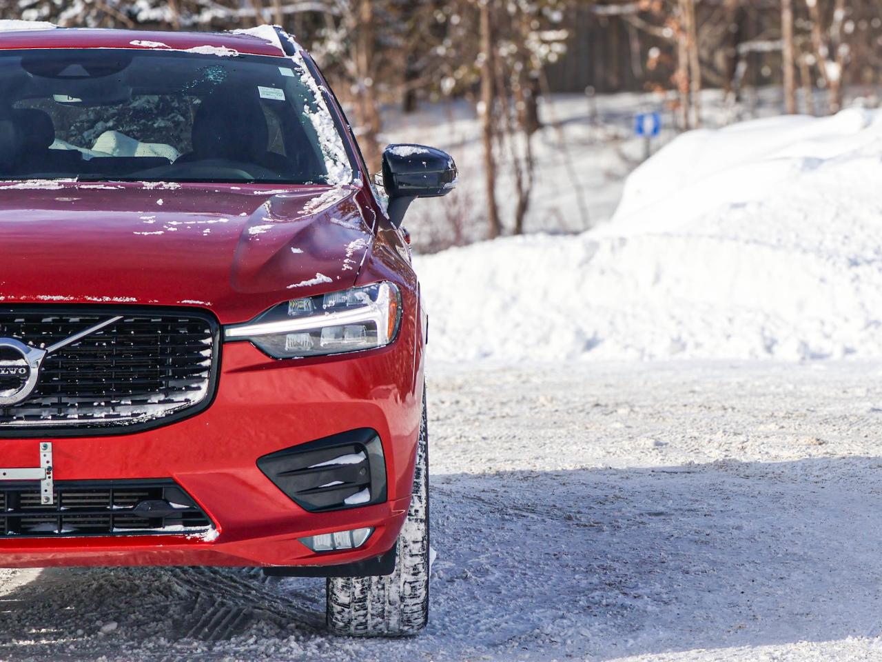 2021 Volvo XC60 R-Design Photo