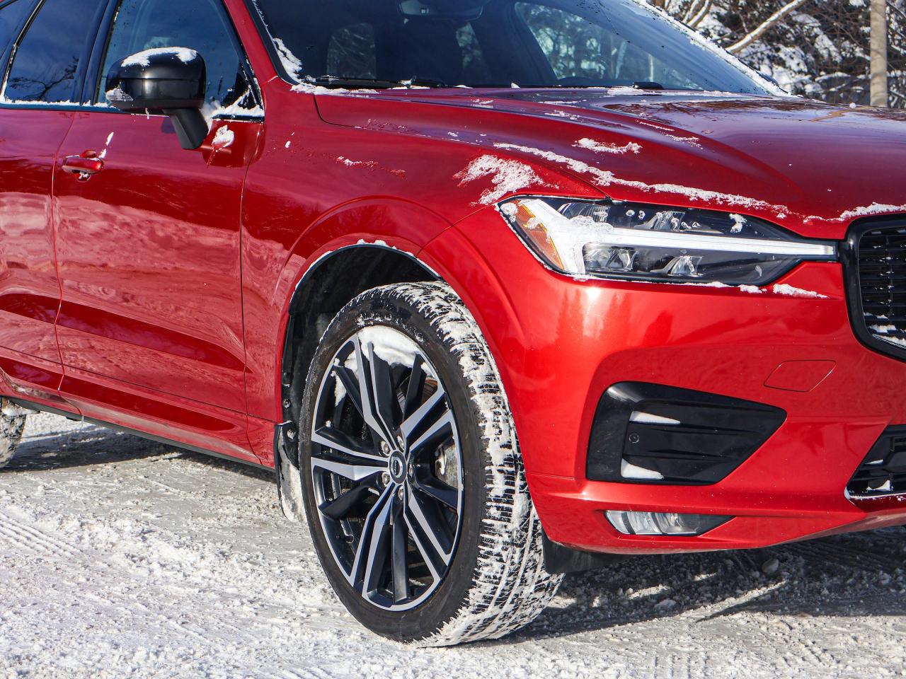 2021 Volvo XC60 R-Design Photo4