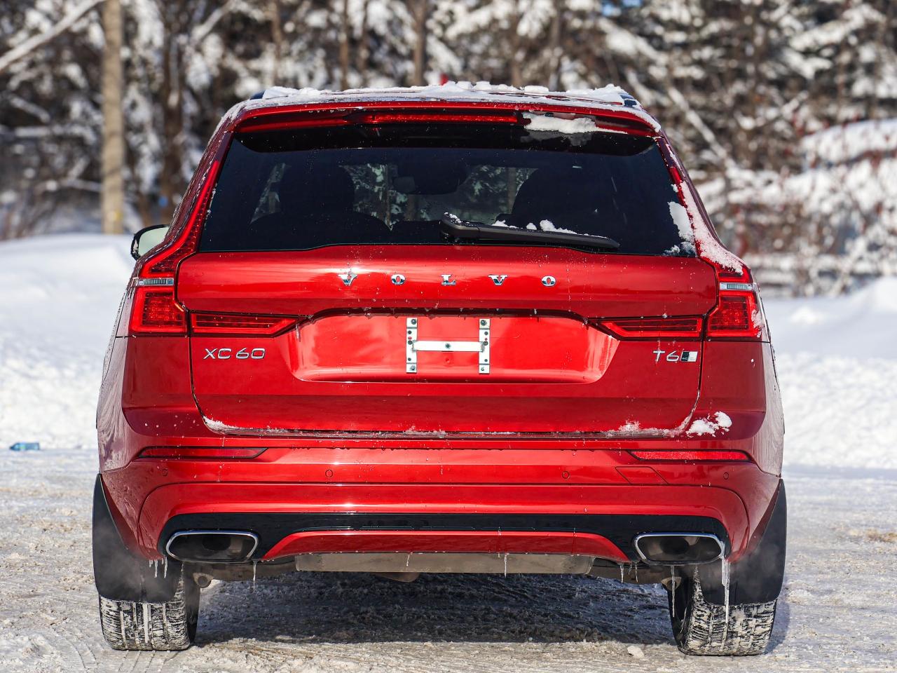 2021 Volvo XC60 R-Design Photo