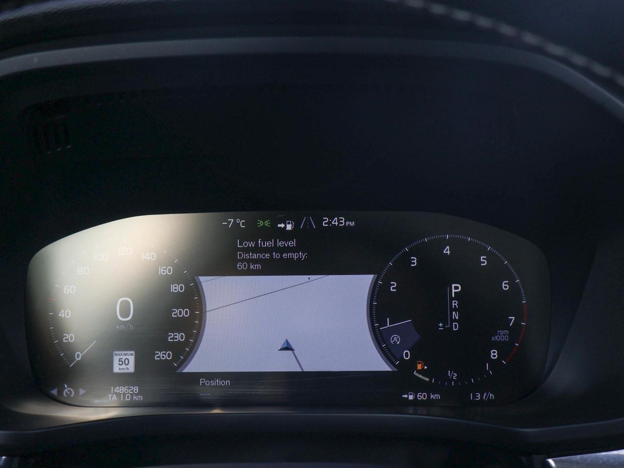 2021 Volvo XC60 R-Design Photo