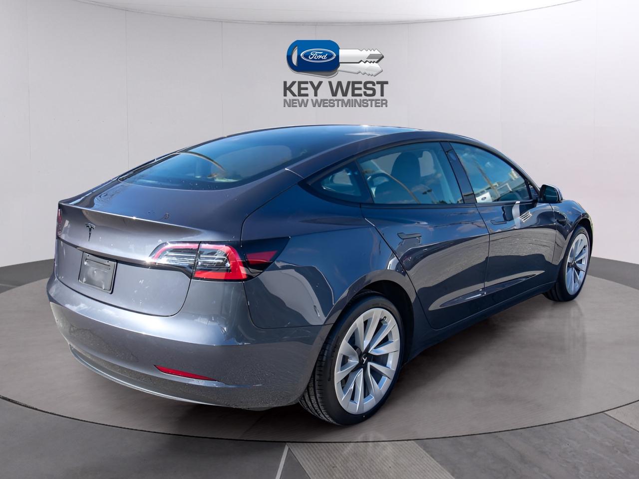 2023 Tesla Model 3  Photo4