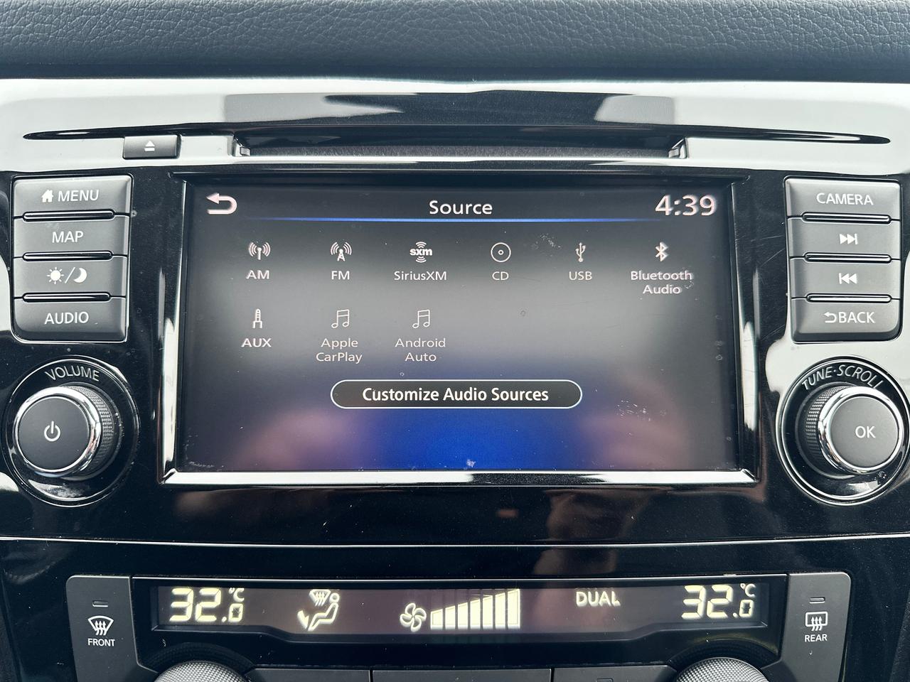 2020 Nissan Qashqai SL-AWD Sunroof HTD Leather NAV CarPlay Sky-Camera Photo