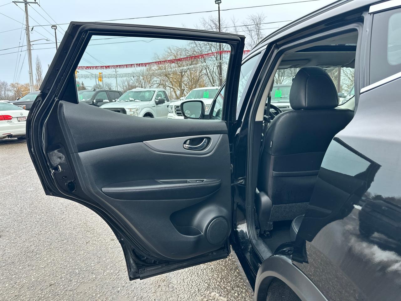 2020 Nissan Qashqai SL-AWD Sunroof HTD Leather NAV CarPlay Sky-Camera Photo