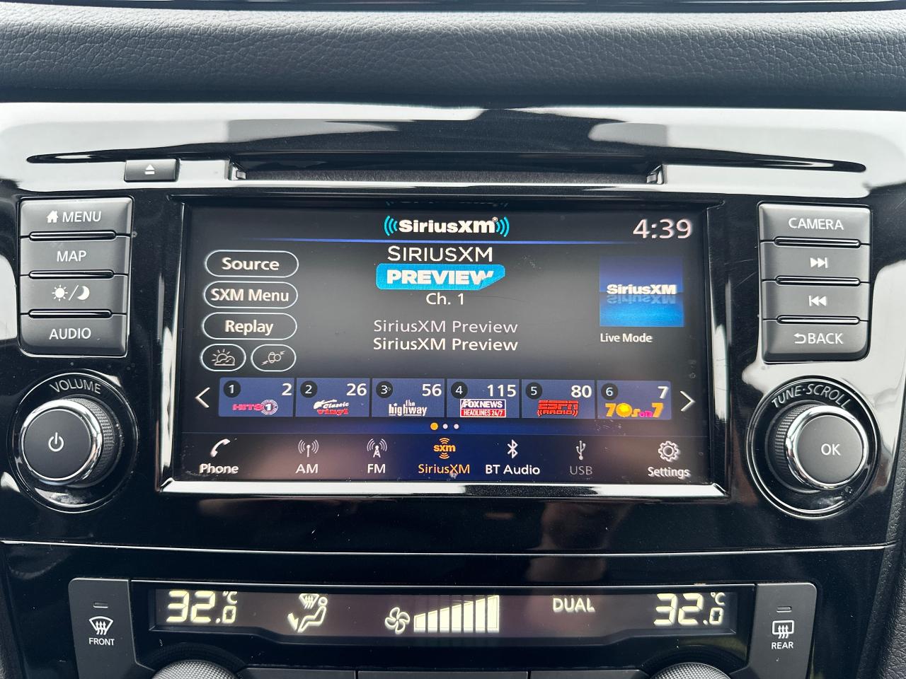 2020 Nissan Qashqai SL-AWD Sunroof HTD Leather NAV CarPlay Sky-Camera Photo