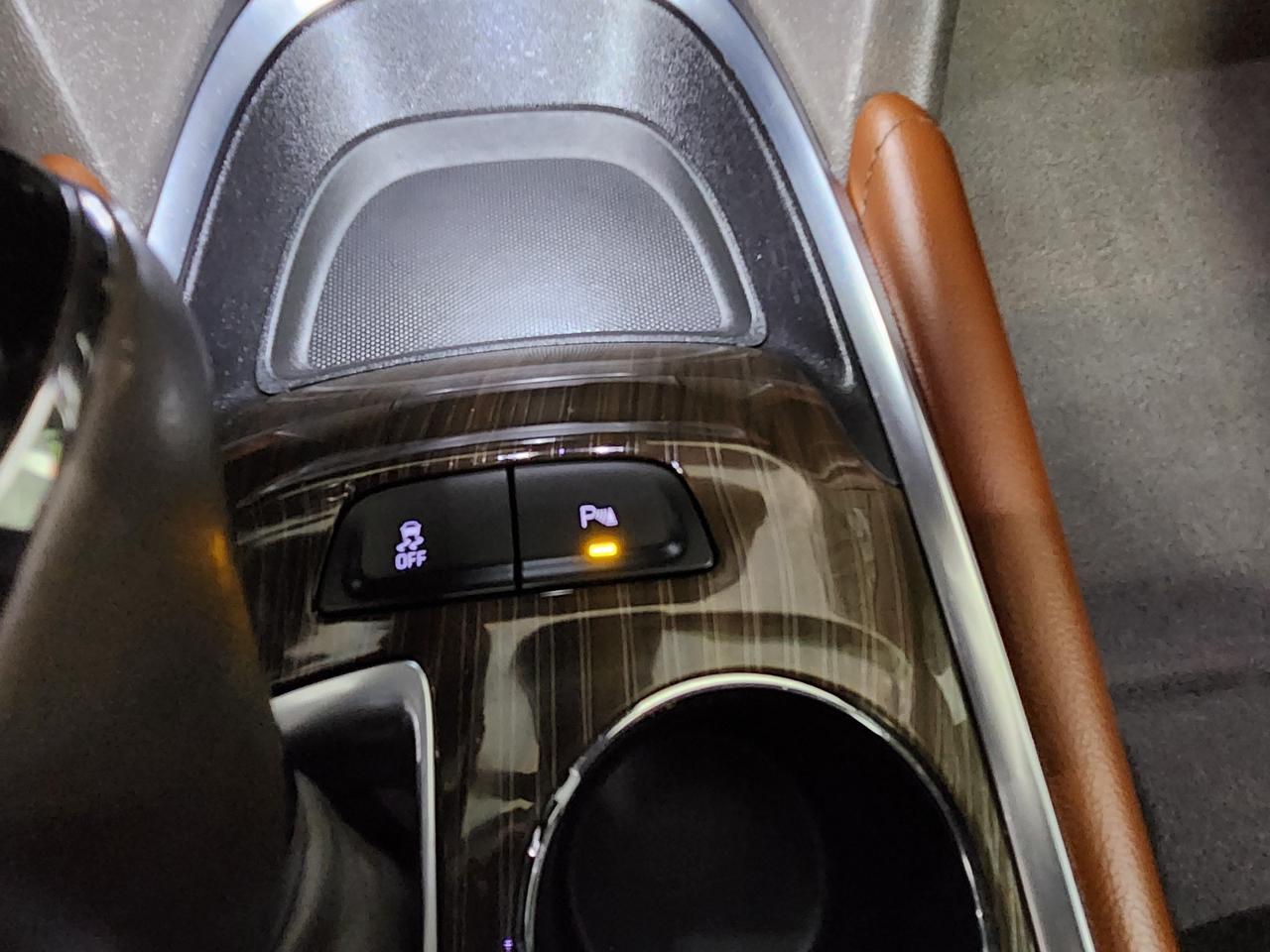 2016 Chevrolet Malibu Premier SUNROOF REAR CAM BLIND SPOT LOADED Photo