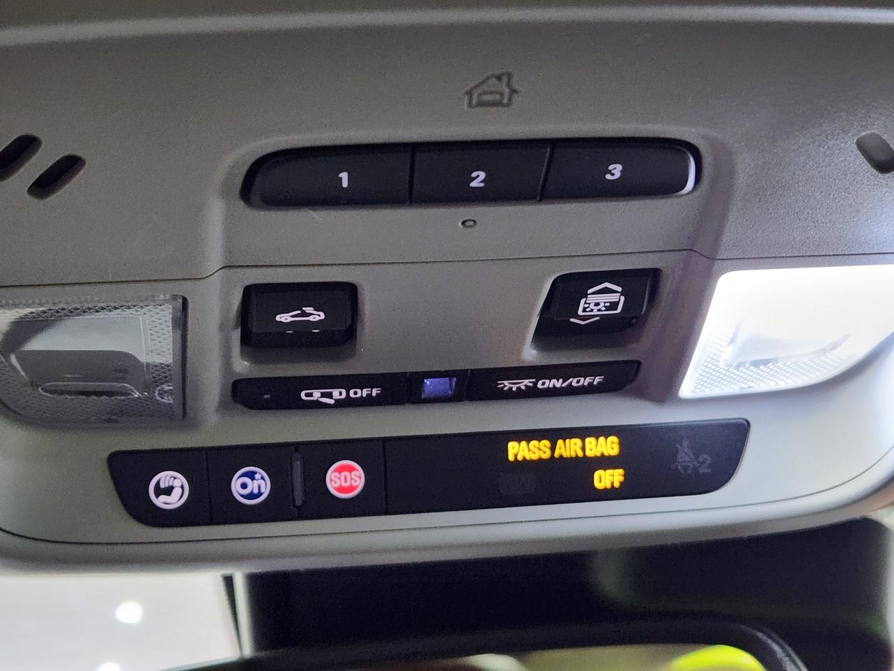 2016 Chevrolet Malibu Premier SUNROOF REAR CAM BLIND SPOT LOADED Photo