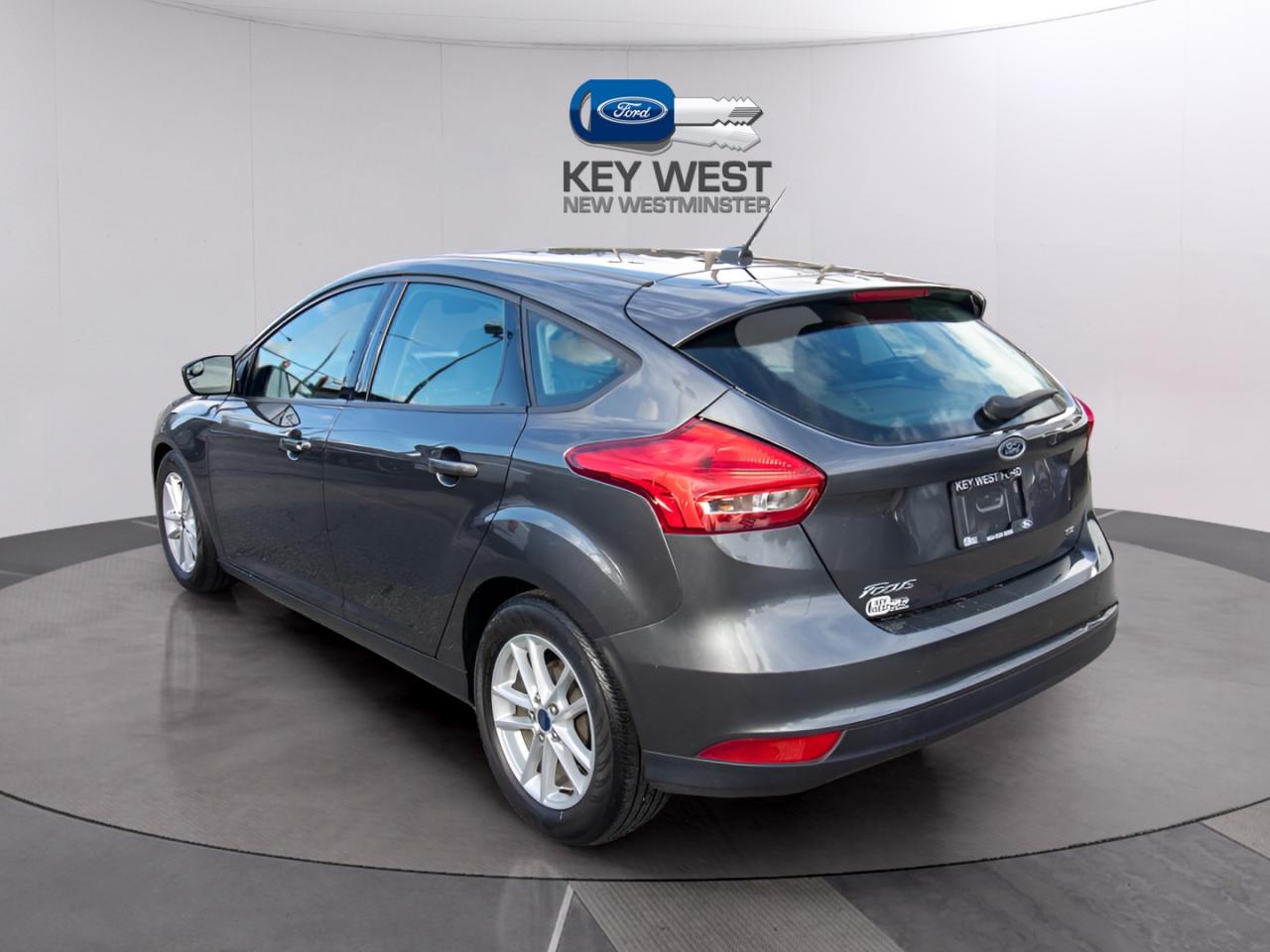 2018 Ford Focus SE Hatch Photo2