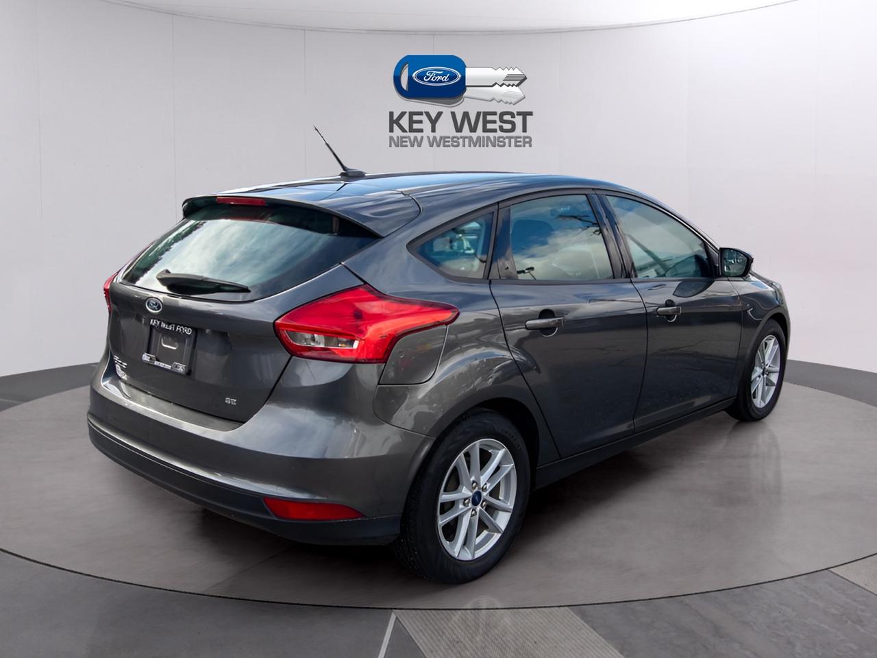 2018 Ford Focus SE Hatch Photo4