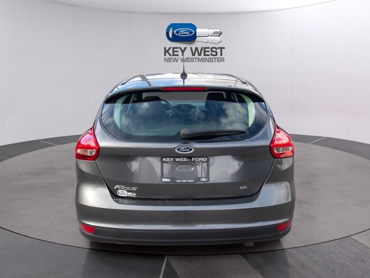 2018 Ford Focus SE Hatch Photo3