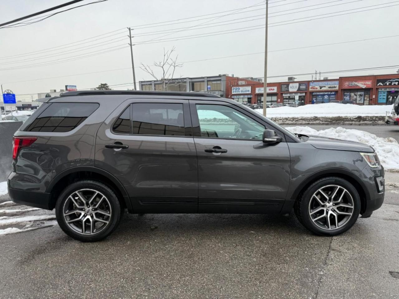 2017 Ford Explorer SPORT/ V6/ AWD/ 6 PASSENGER/ NAVI/ REMOTE STARTER - Photo #4