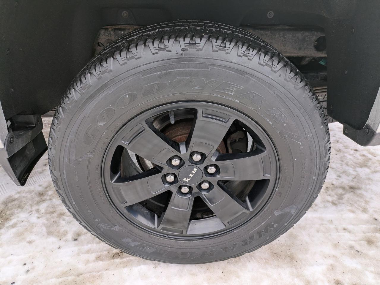 2017 GMC Canyon 4WD Crew Cab 128.3" SLE Photo