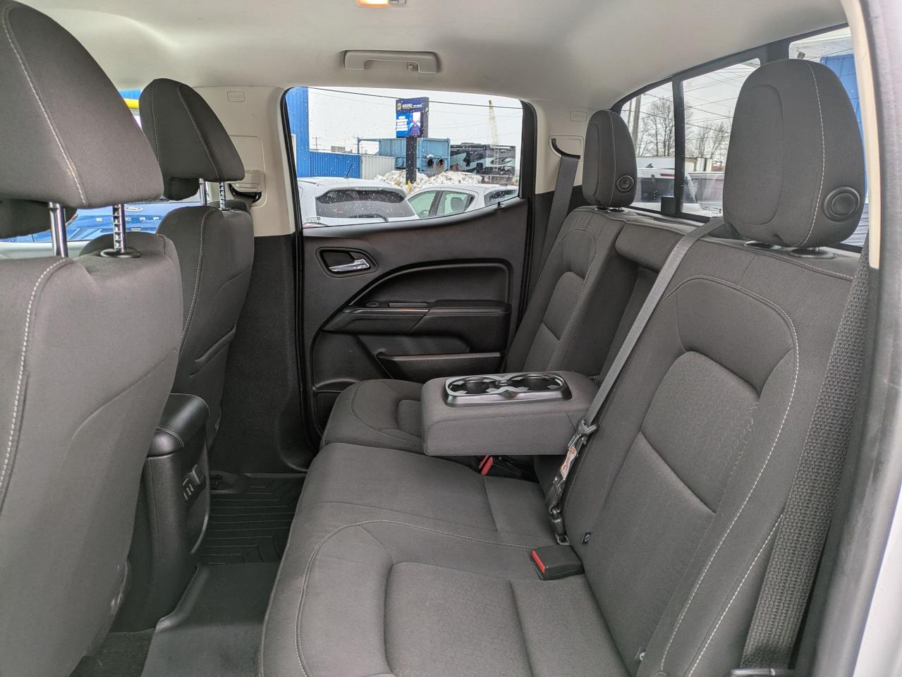 2017 GMC Canyon 4WD Crew Cab 128.3" SLE Photo