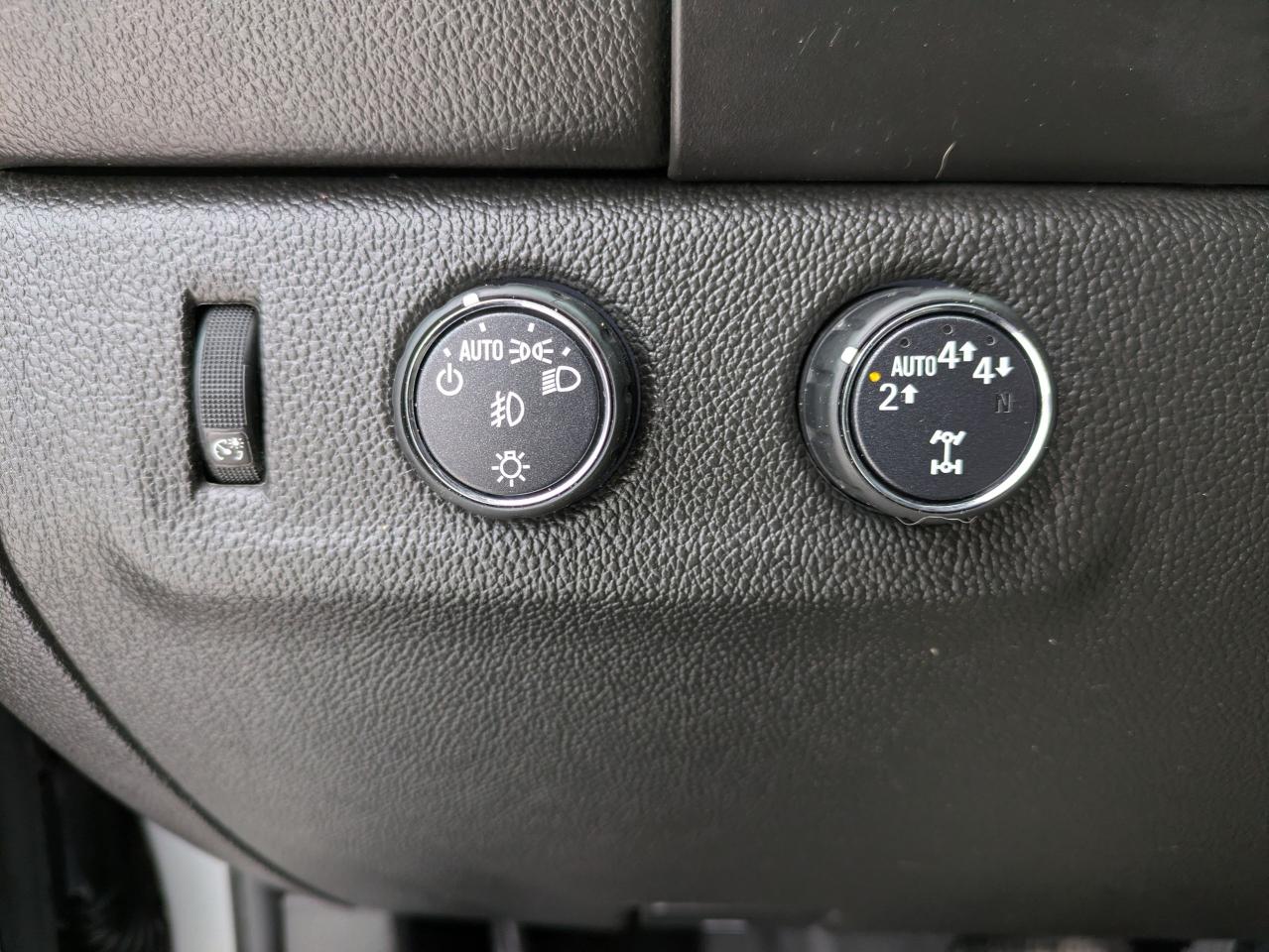 2017 GMC Canyon 4WD Crew Cab 128.3" SLE Photo