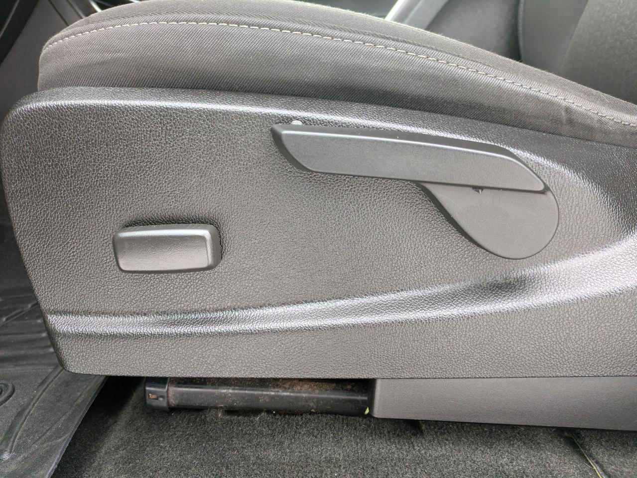 2017 GMC Canyon 4WD Crew Cab 128.3" SLE Photo