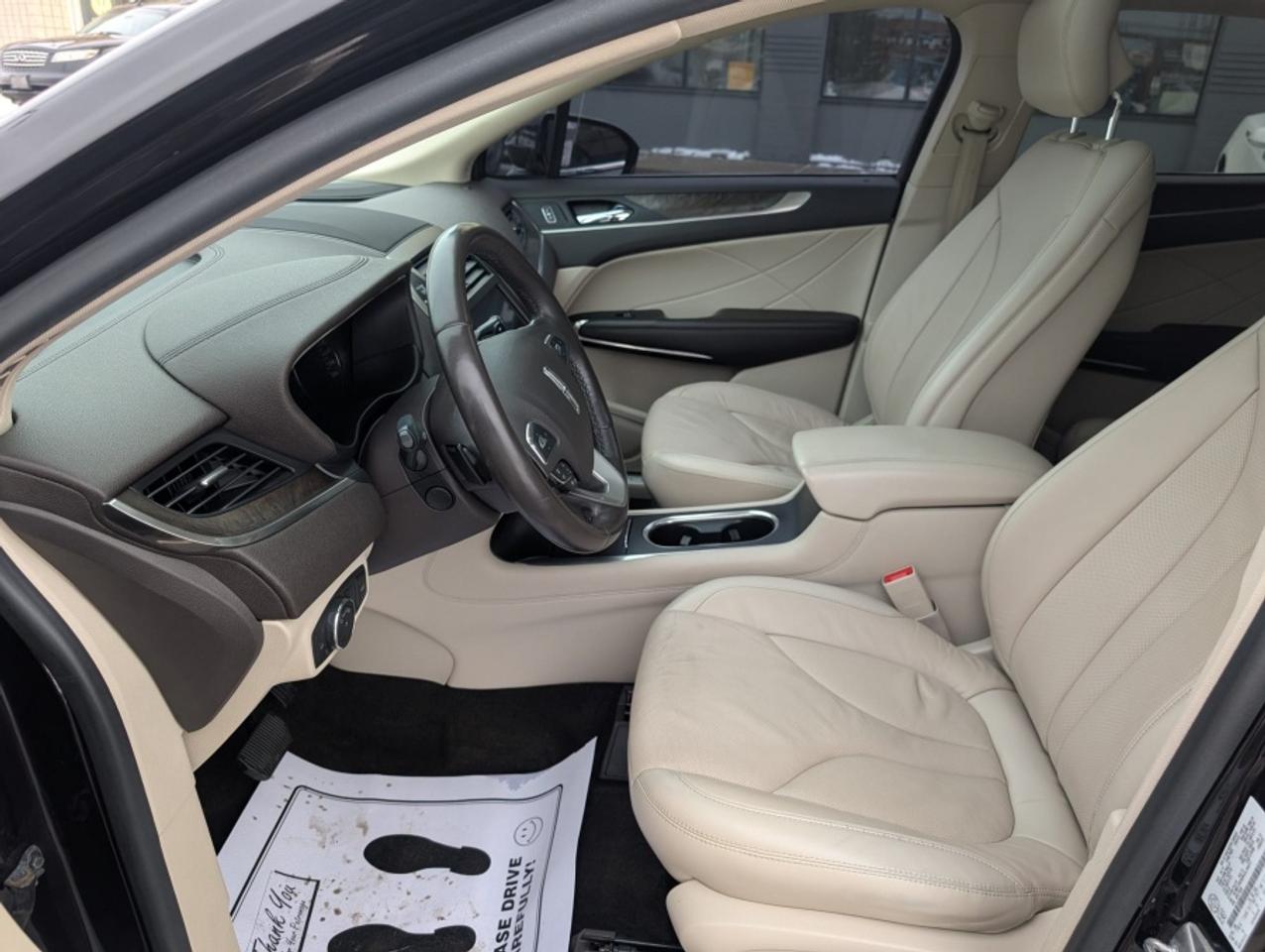 2019 Lincoln MKC RESERVE / NAVIGATION / PANORAMIC SUNROOF - Photo #9
