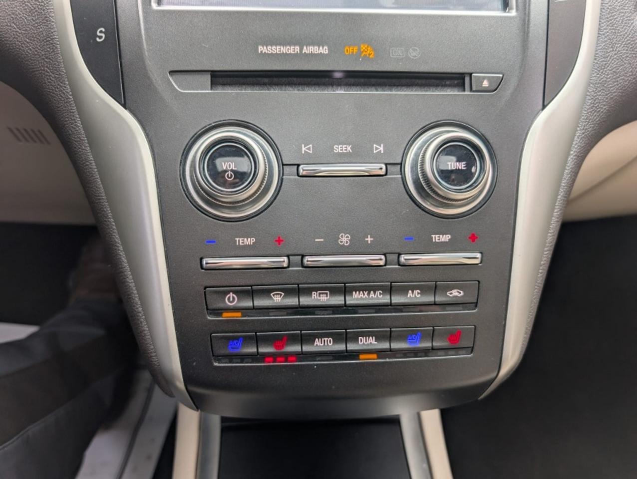 2019 Lincoln MKC RESERVE / NAVIGATION / PANORAMIC SUNROOF - Photo #15