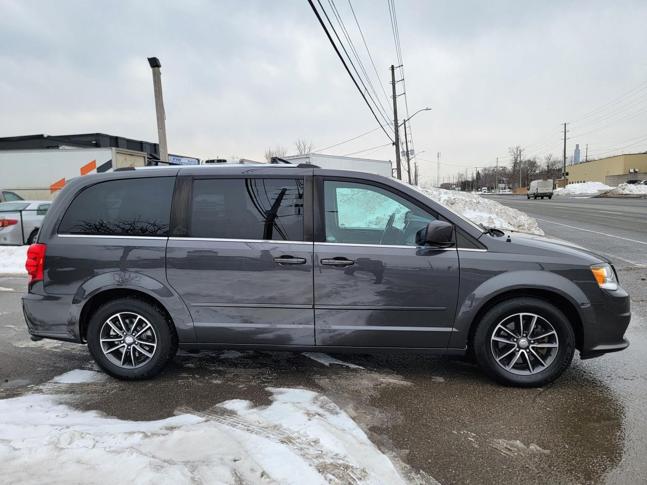 2016 Dodge Grand Caravan SXT Premium Plus Photo