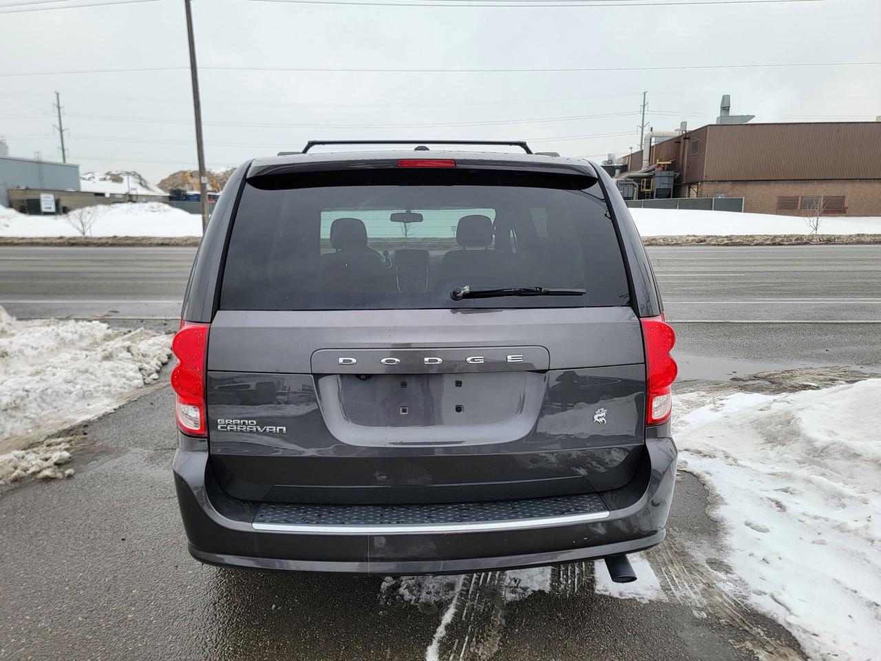 2016 Dodge Grand Caravan SXT Premium Plus Photo4