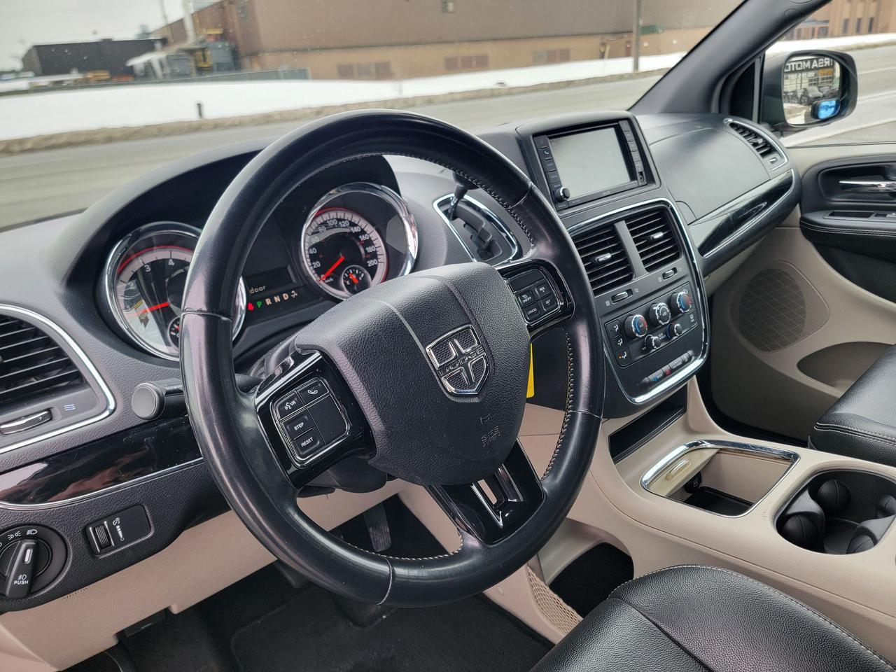 2016 Dodge Grand Caravan SXT Premium Plus Photo