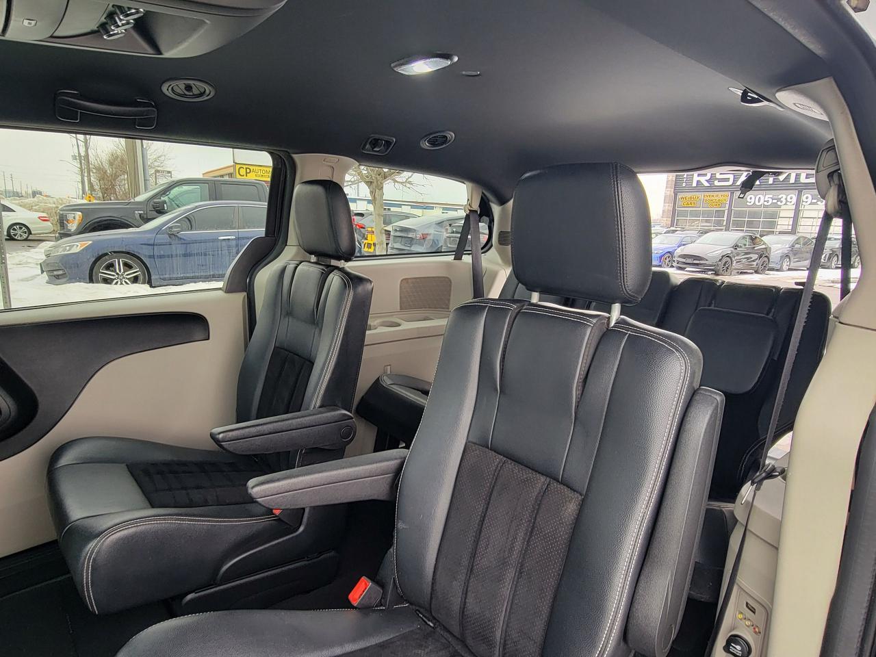 2016 Dodge Grand Caravan SXT Premium Plus Photo