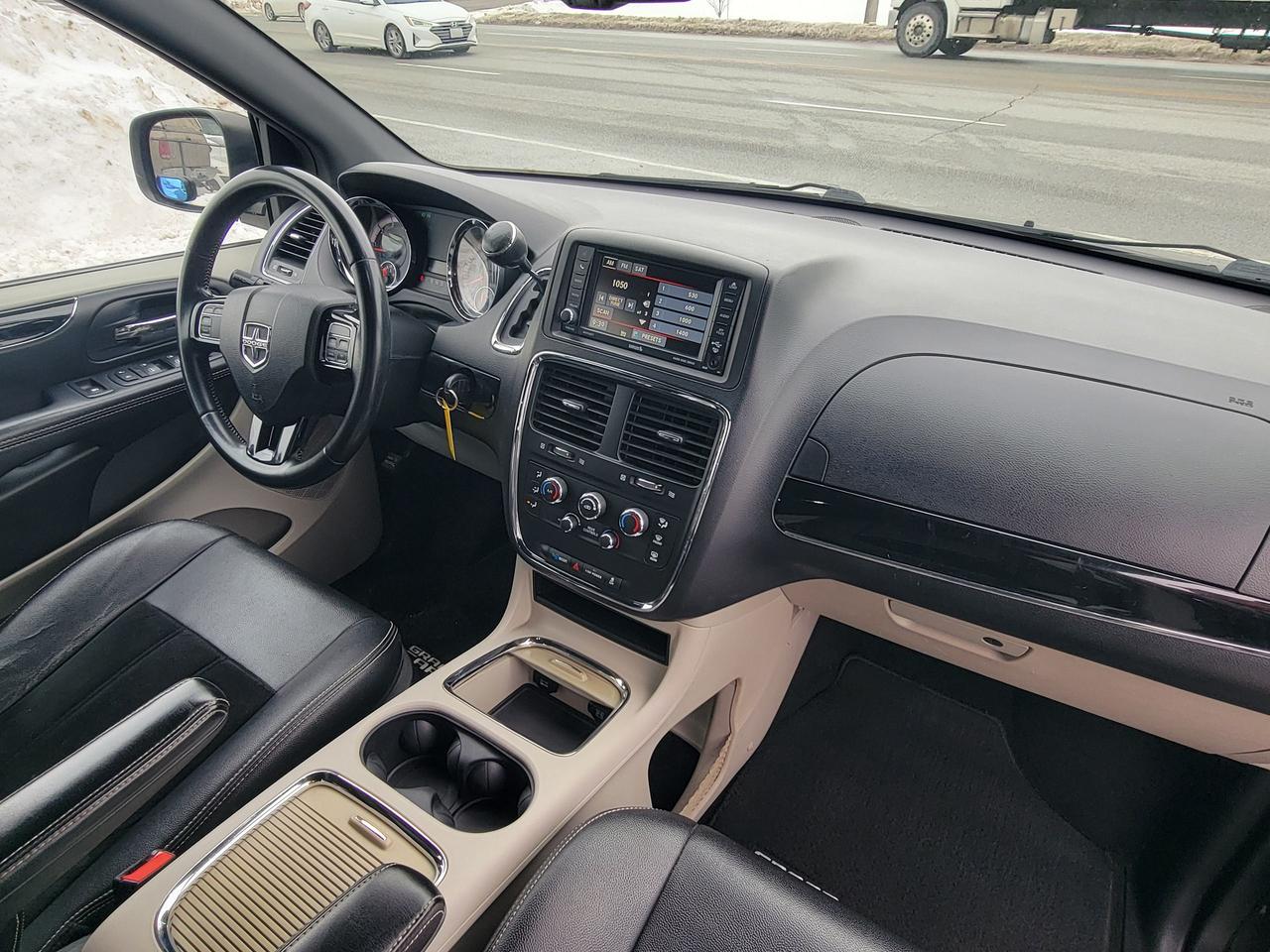 2016 Dodge Grand Caravan SXT Premium Plus Photo