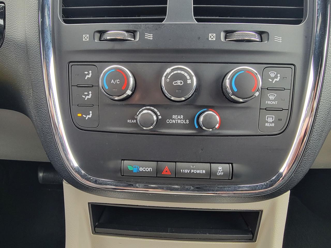 2016 Dodge Grand Caravan SXT Premium Plus Photo