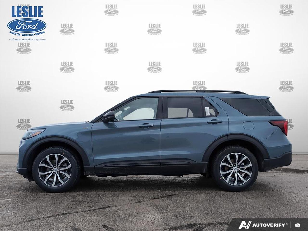 2026 Ford Explorer ST-Line 4WD Photo2
