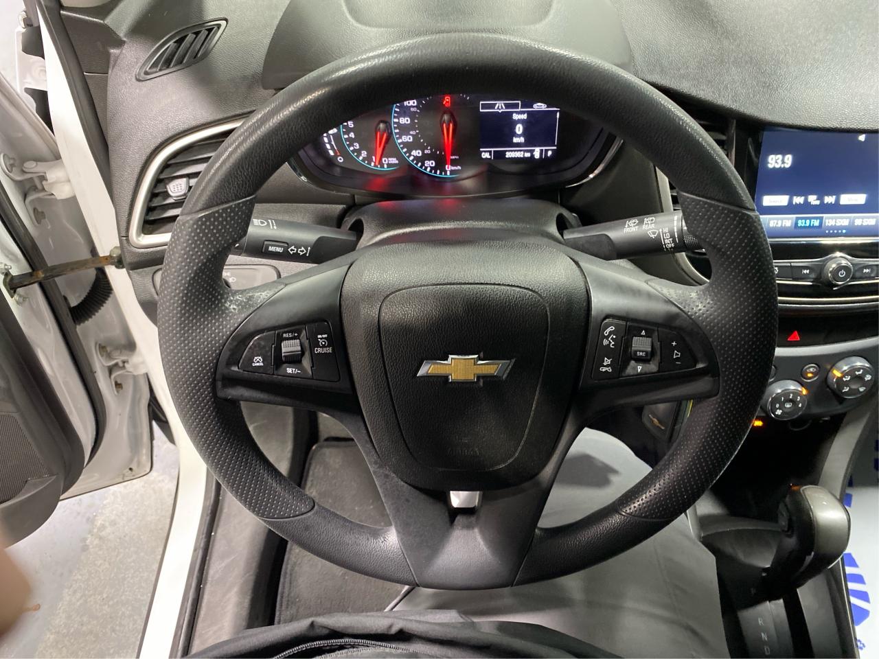 2017 Chevrolet Trax AWD LT Photo