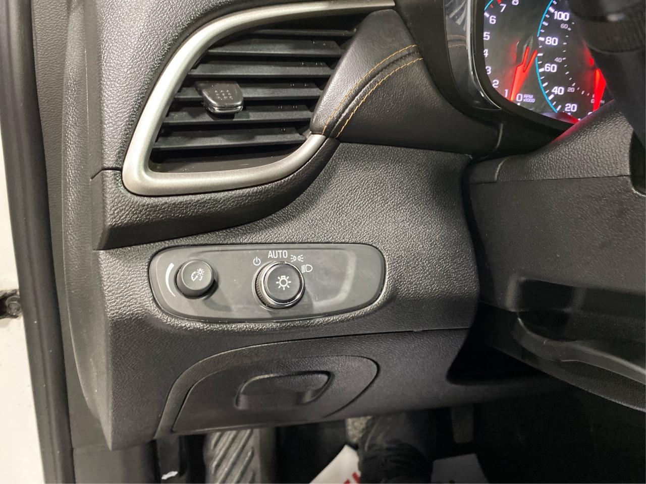 2017 Chevrolet Trax AWD LT Photo