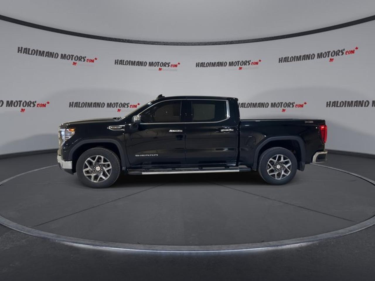 2024 GMC Sierra 1500 Crew Cab Short Box 4-Wheel Drive SLT Photo