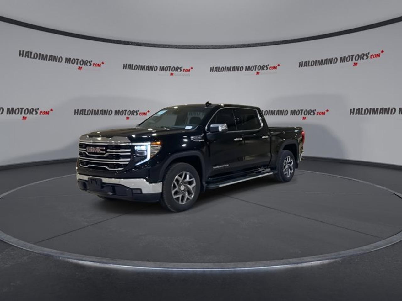 2024 GMC Sierra 1500 Crew Cab Short Box 4-Wheel Drive SLT Photo