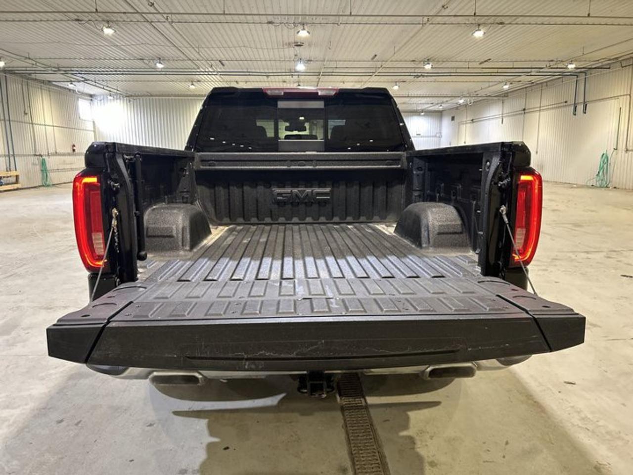 2024 GMC Sierra 1500 Crew Cab Short Box 4-Wheel Drive SLT Photo