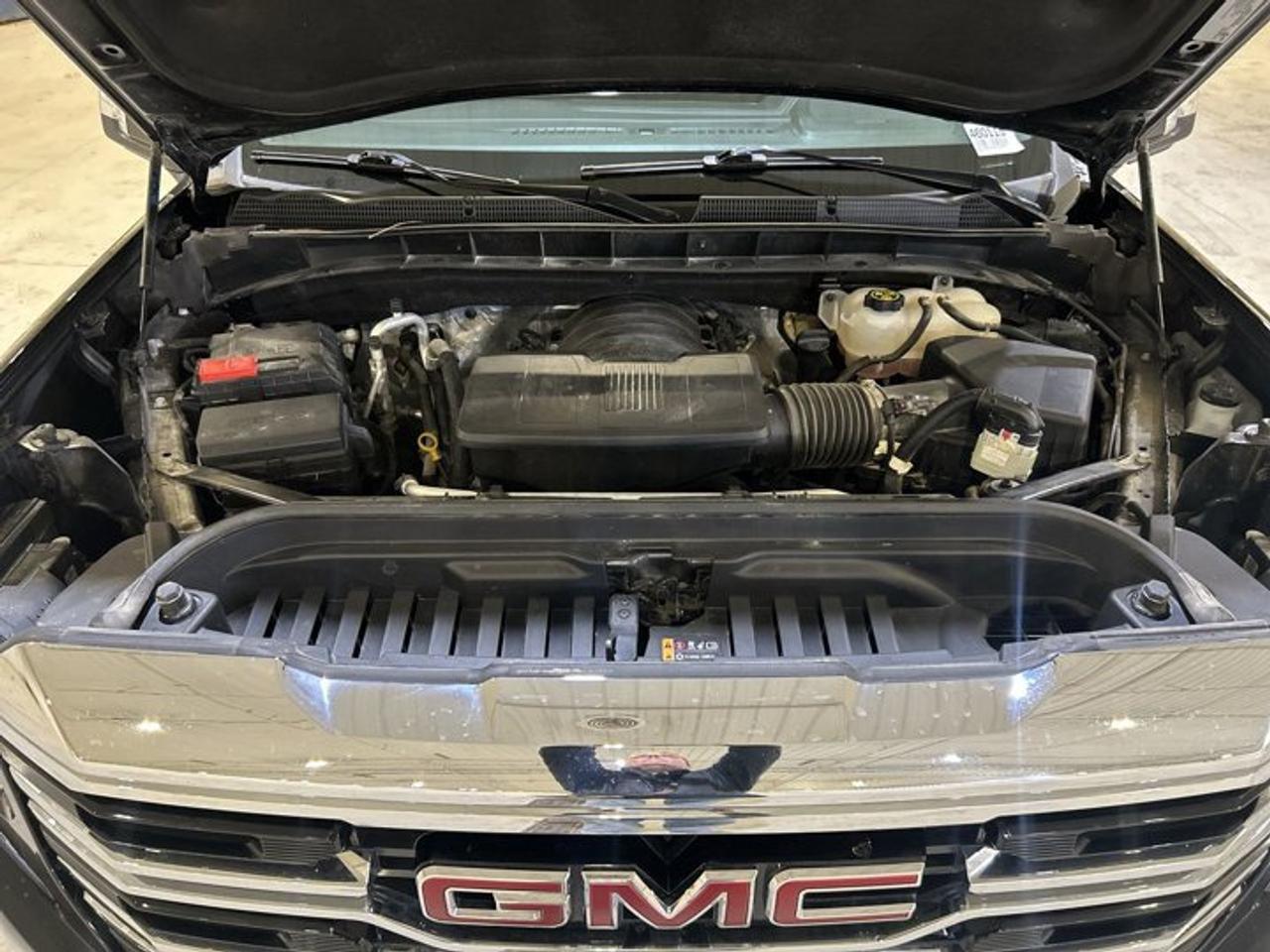 2024 GMC Sierra 1500 Crew Cab Short Box 4-Wheel Drive SLT Photo