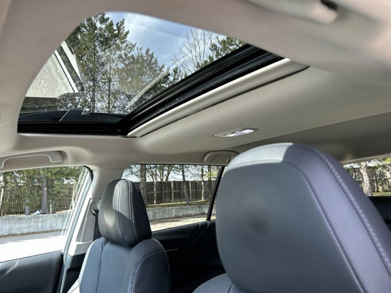 2023 Subaru Outback Limited AWD | Leather Seats | Heated Seats | Accident Free Photo