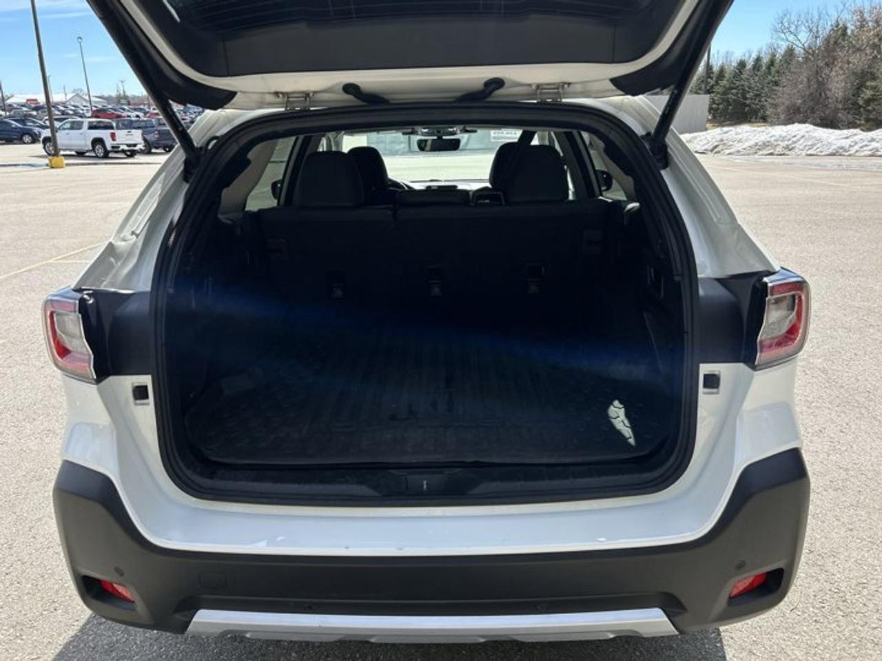 2023 Subaru Outback Limited AWD | Leather Seats | Heated Seats | Accident Free Photo